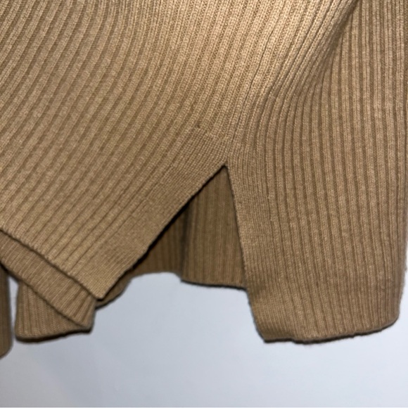 Club Monaco Cashmere Blend Ribbed Henley Sweater - Picture 7 of 8